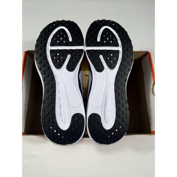 New Nike Revolution 8 Shoes Mens Size 13 Black White Running HJ9198 003 main image 10